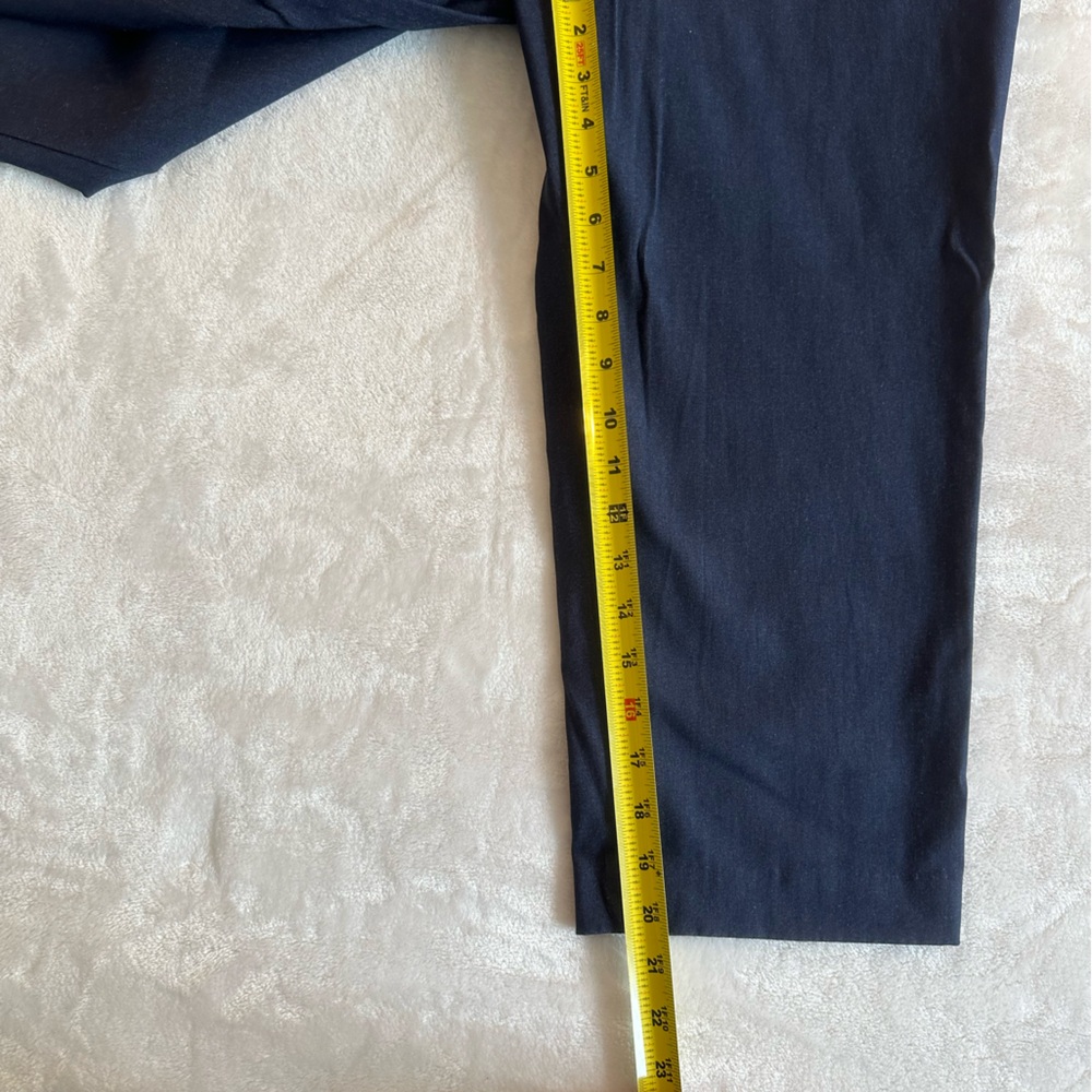 Time & True women’s size 8 pull on capri pants. Denim looking fabric - Picture 4 of 5
